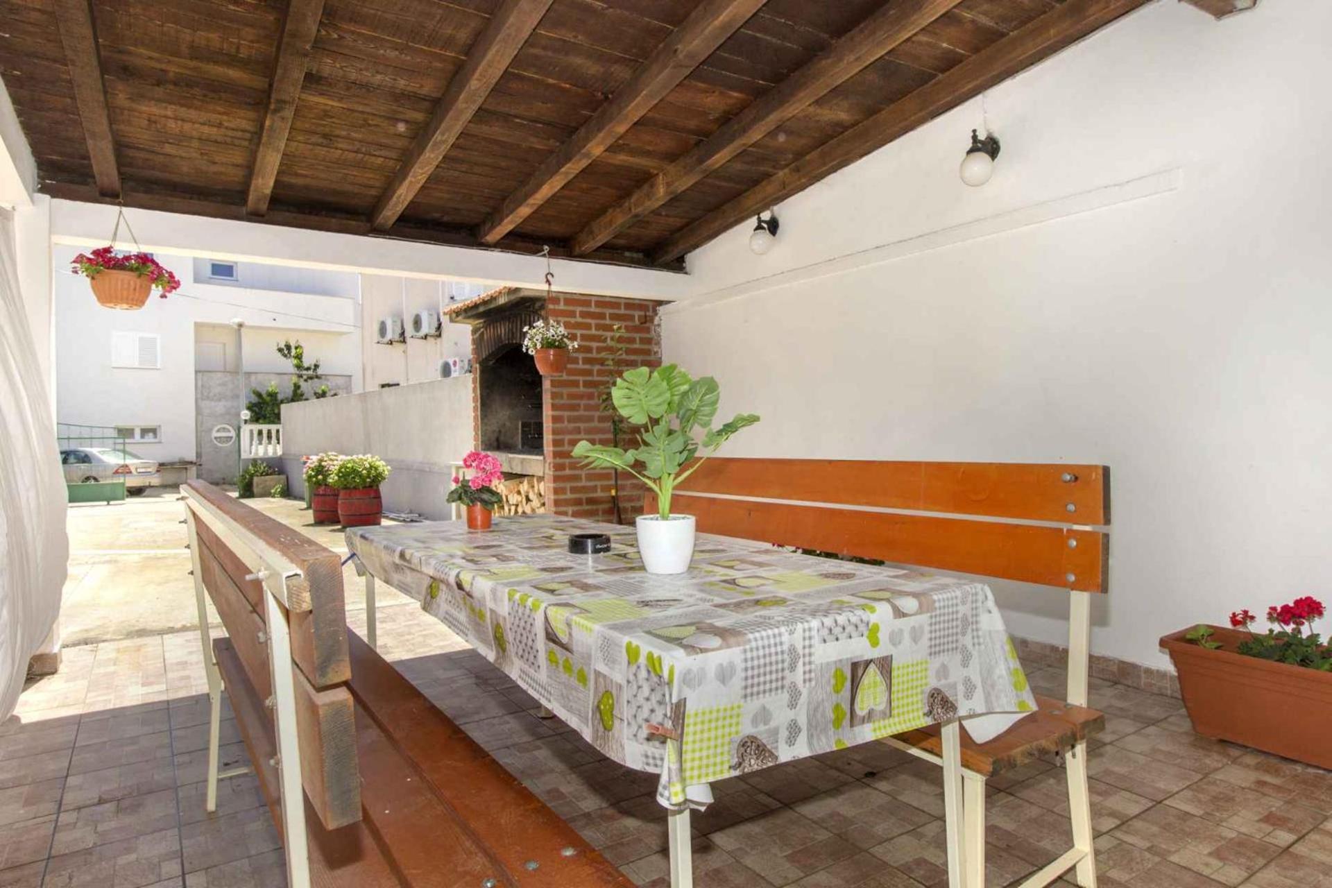 Apartmani Alaga B Tribalj 外观 照片