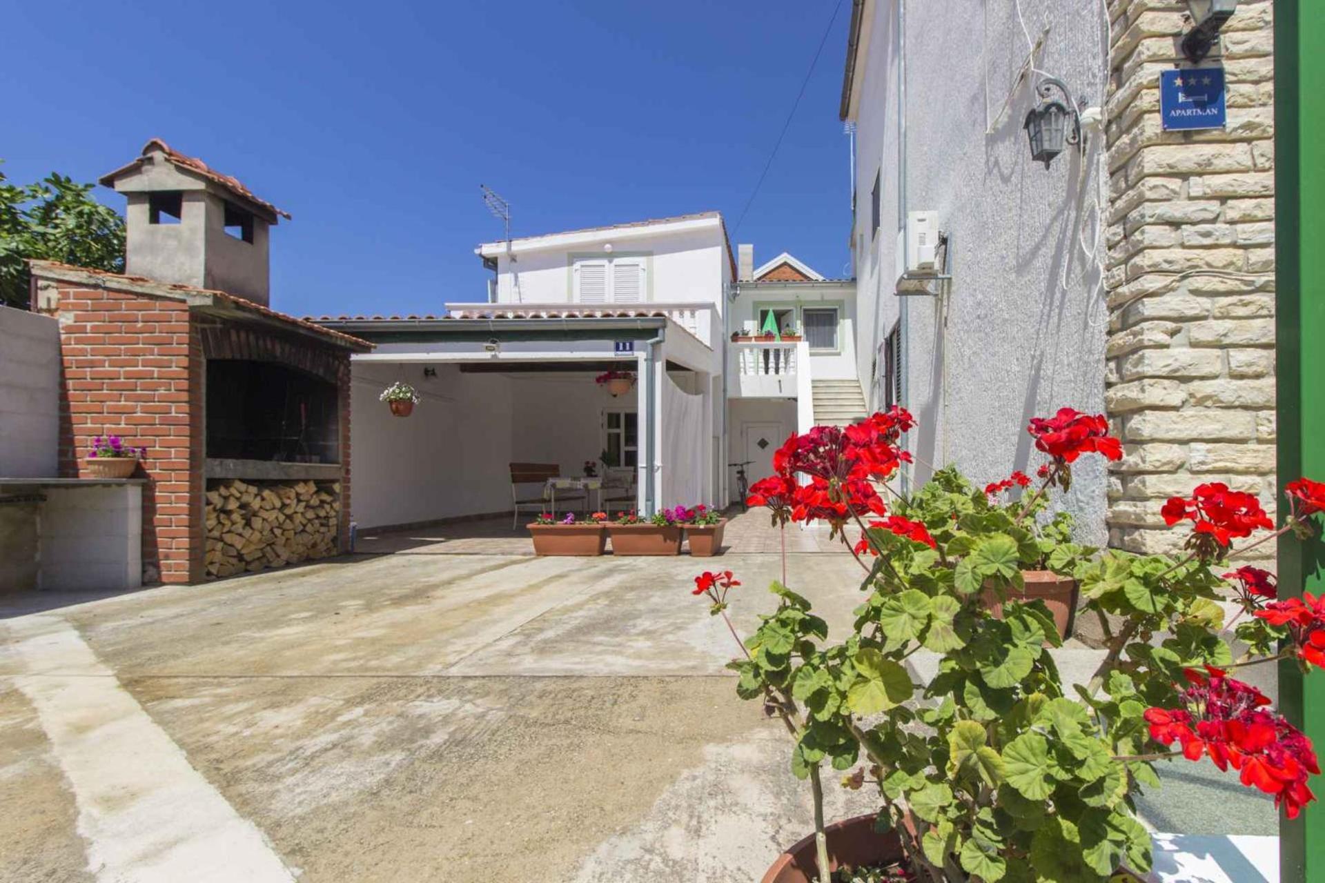 Apartmani Alaga B Tribalj 外观 照片